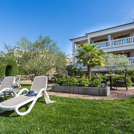 米莱斯缇克别墅酒店 4* 马林斯卡