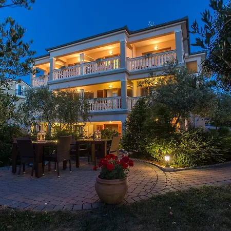 米莱斯缇克别墅酒店 4* 马林斯卡