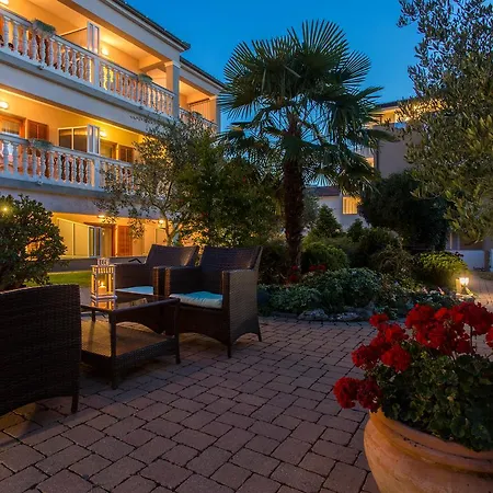 米莱斯缇克别墅酒店 4*