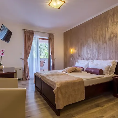 米莱斯缇克别墅酒店 4* 马林斯卡