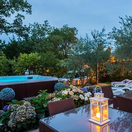 米莱斯缇克别墅酒店 4*